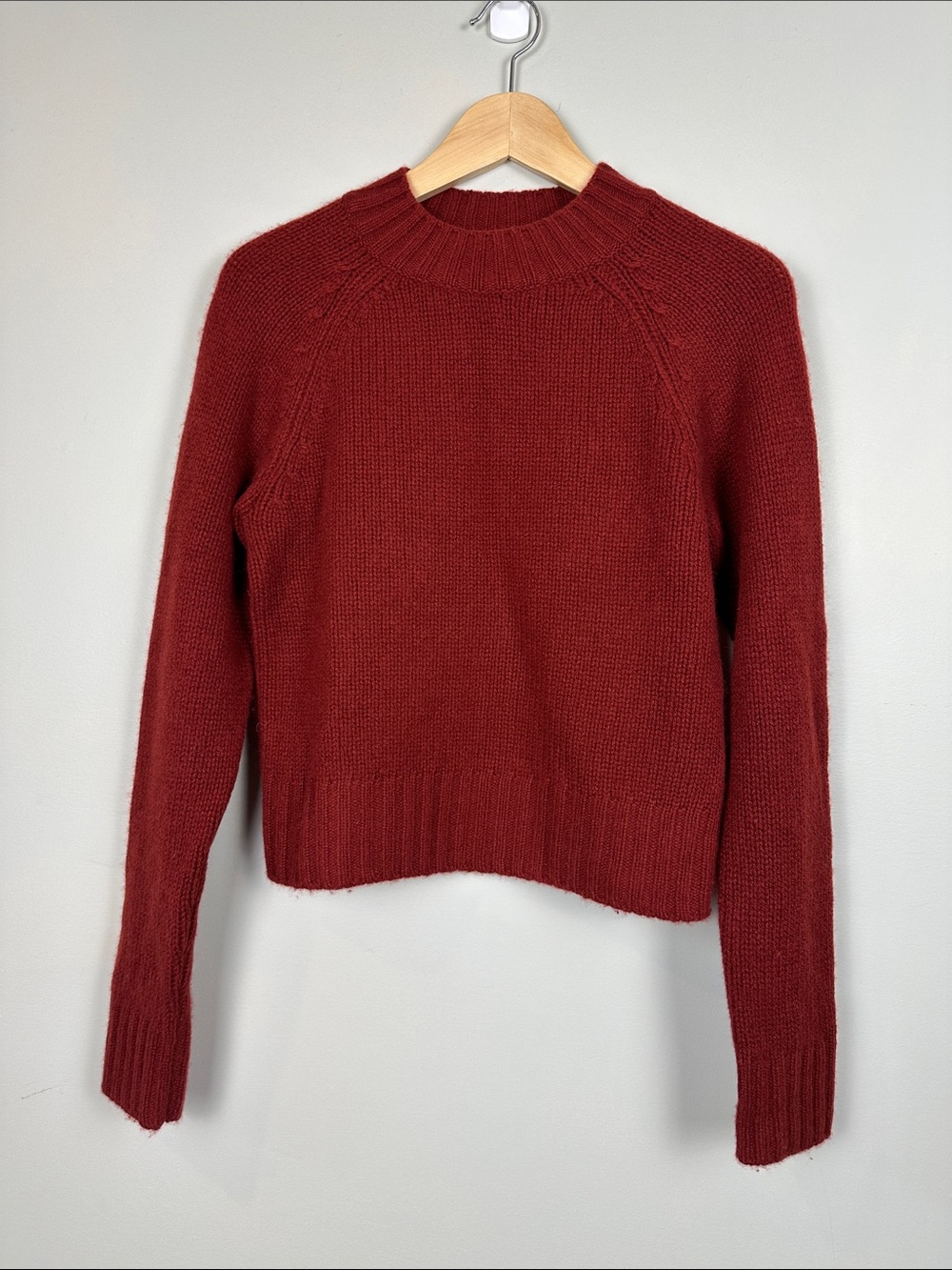 55. Vince Cashmere 100% sweater rust brown